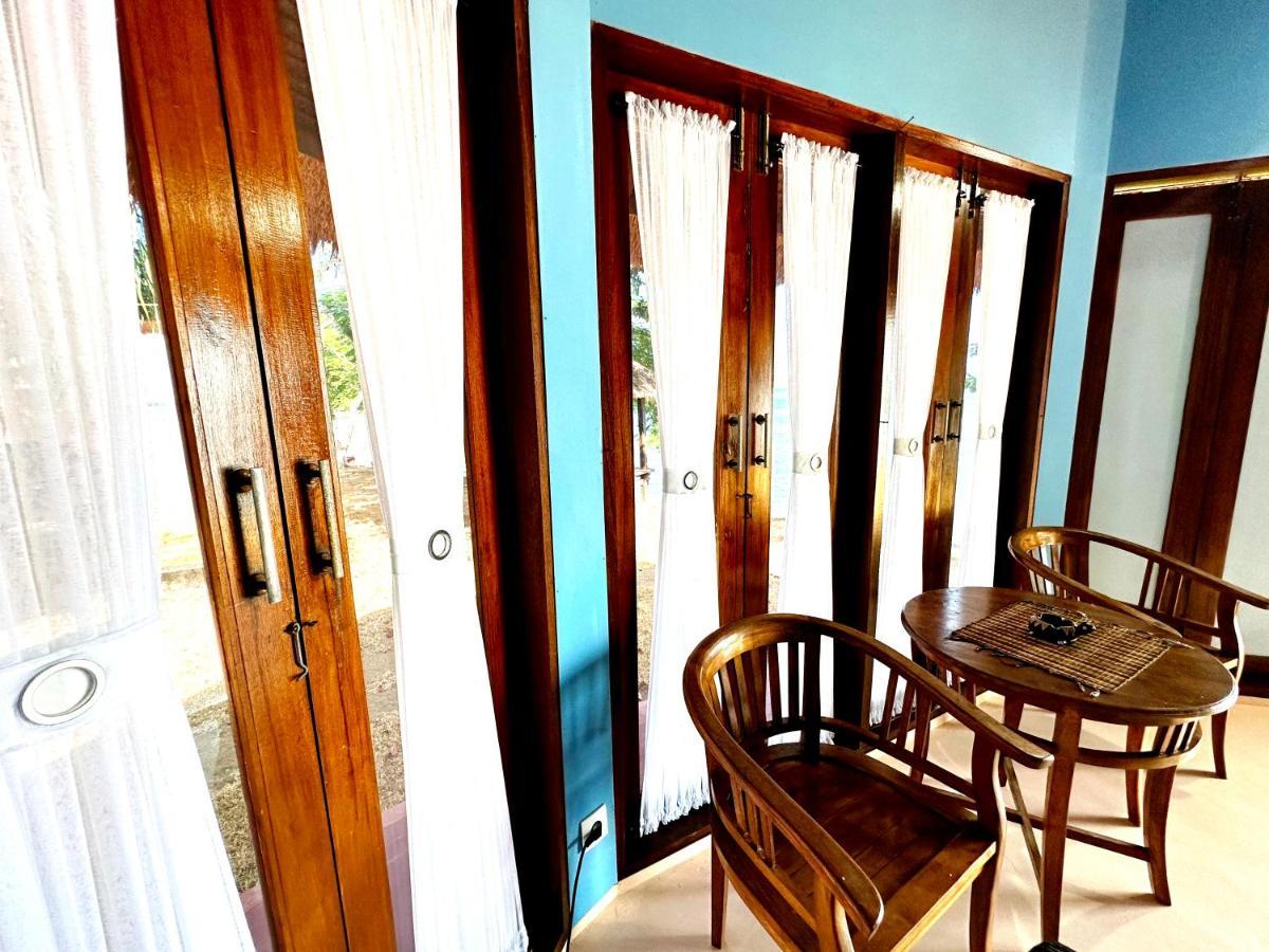 Khabita Beach Resort Lembar  Exterior photo