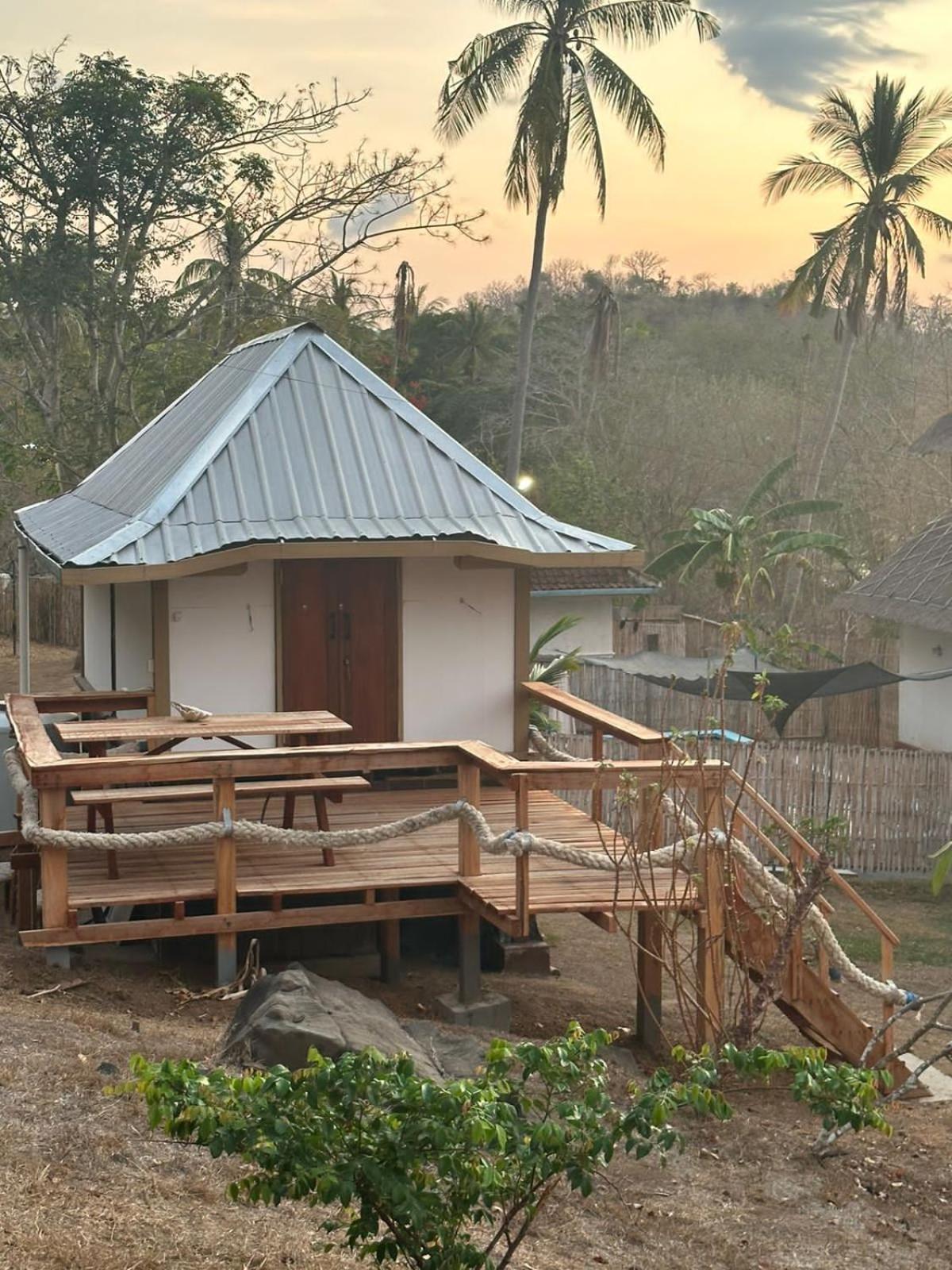 Khabita Beach Resort Lembar  Exterior photo
